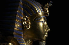 Tutankhamens Gold Mask Cairo