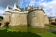 From the Chateaux of Chambord and Chenonceau to the Loire Valley