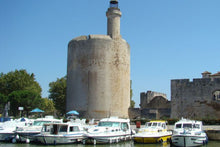 Santons and Christmas traditions along the canals of Provence Following the footsteps of fortresses and authentic villages