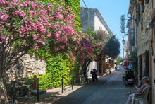 Santons and Christmas traditions along the canals of Provence Following the footsteps of fortresses and authentic villages