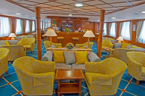 M/Y Callisto Upper Deck Indoor Lounge with Bar