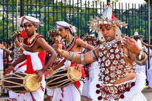 Kandy - Pera Hera Festival to celebrate the  tooth of Buddha