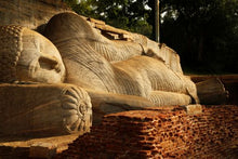 Polonnaruwa _ Sathapena statue