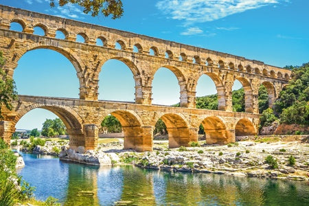 A trip to admire the beautiful scenery of the Rhone valley (port-to-port cruise)